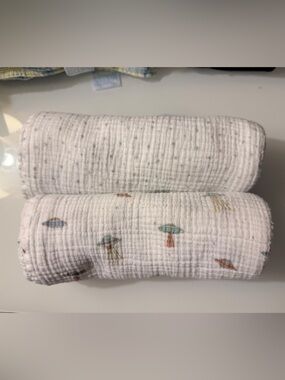 aden + anais Flying Saucer Muslin Swaddle Bundle